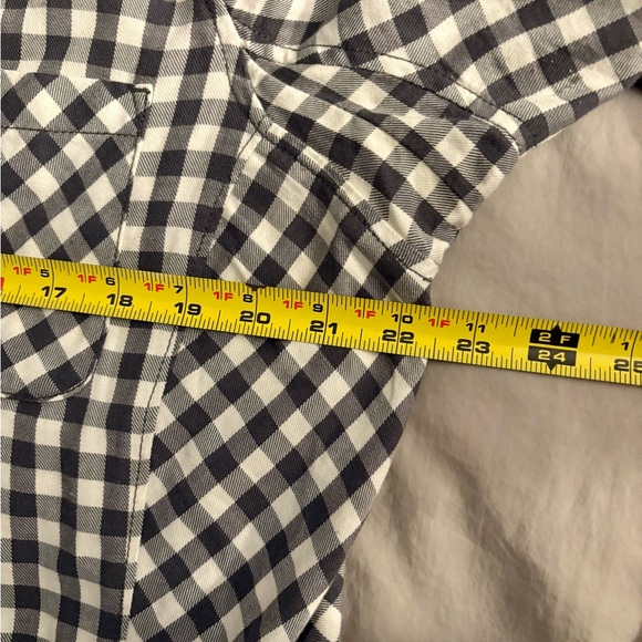 Duluth Trading Co Black and White V Neck Pockets Gingham Blouse - Picture 9 of 11